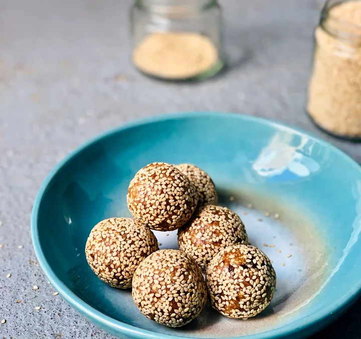 Recipe | Salted Caramel Bliss Balls with a Turmeric Twist (GF and Vegan)